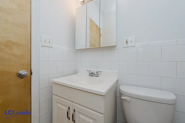 Rented by LC Lemle Real Estate Group | media 14