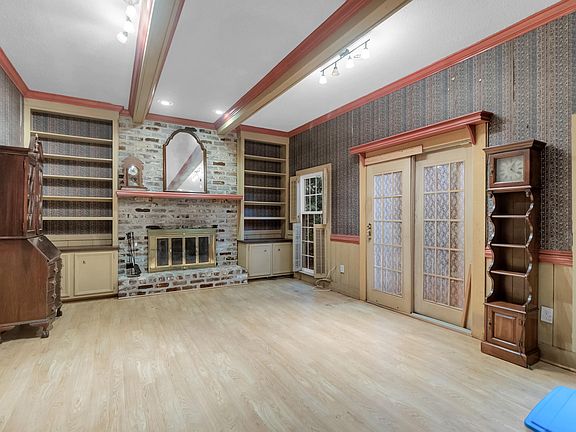 5th image of 1063 Deleisseline Blvd