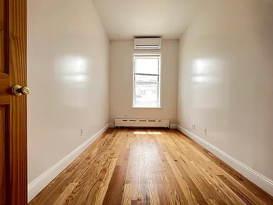 Rented by Modern Spaces | media 9