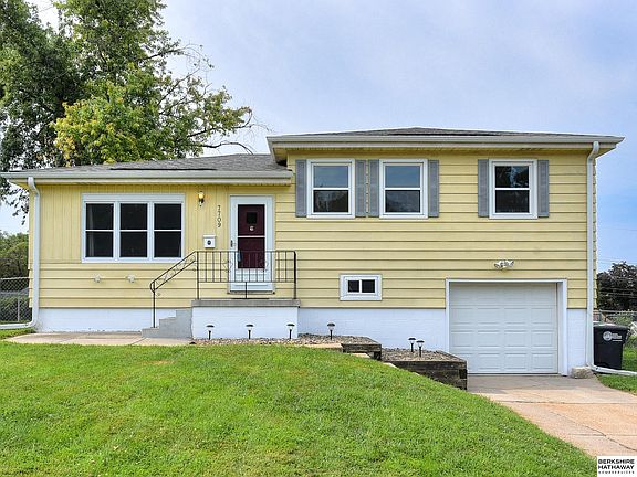 2nd image of 7709 Seward St