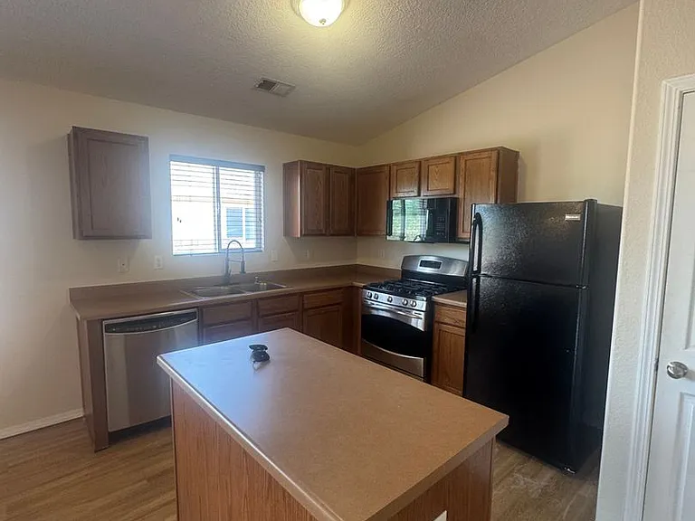 3070 Desert Sage Ave SW — Photo 6
