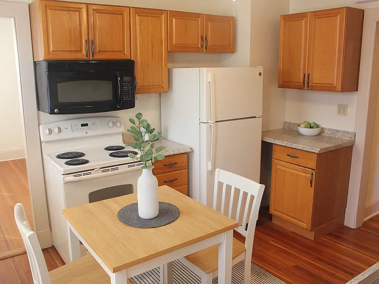 79 2nd St #2 — Photo 7