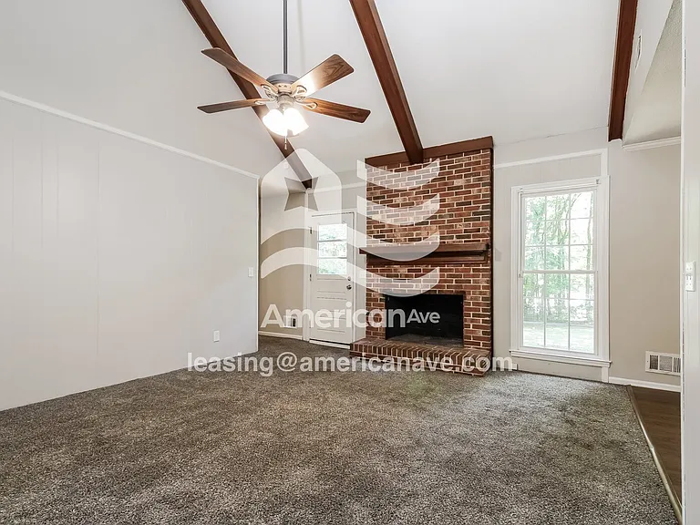 27533_002_living_room_2.jpg
