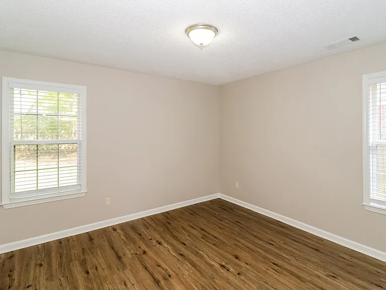 288 Mayhurst Ln — Photo 15