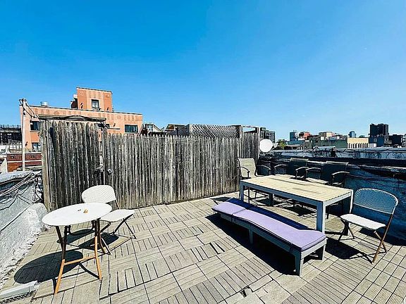 5th image of 168 Stanton St #B