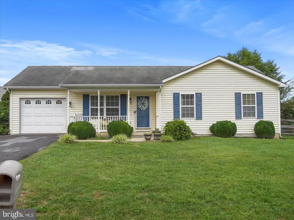 15 Celica Ct, Martinsburg, WV 25403