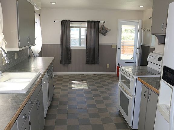 5th image of 4015 N Ash St