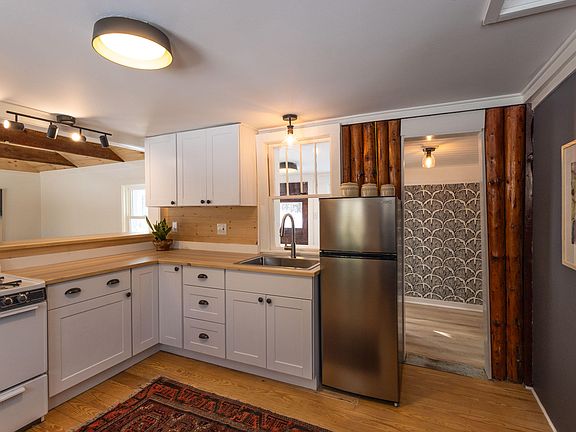 2nd image of 809 Lincolnville Road