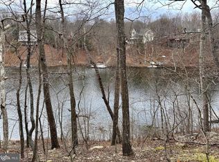 1065 Lakeview Dr, Cross Junction, VA
