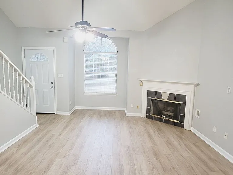 2419 Nugget Ln — Photo 4