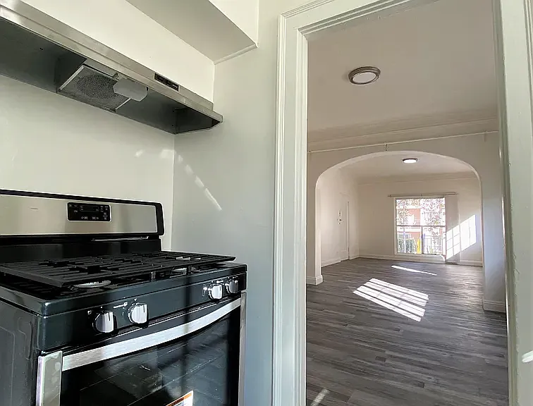 133 S Saint Andrews Pl #3 — Photo 10