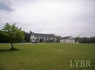 1st image of 352 Fox Dr