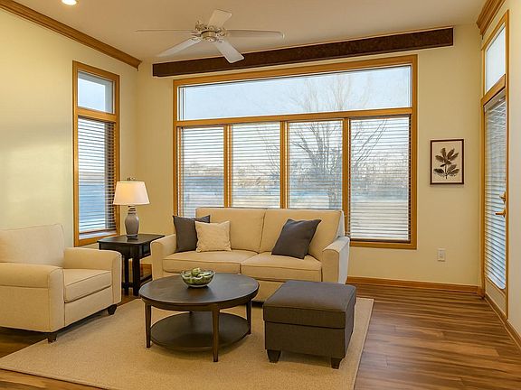 4th image of 5006 Greens Dr NW