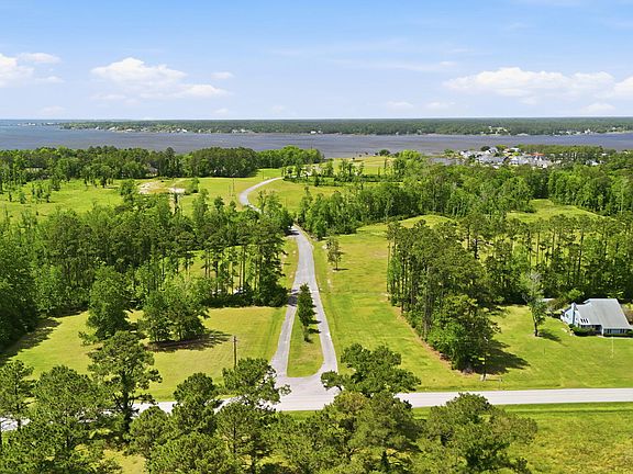 4th image of 246 Amphitheater Drive