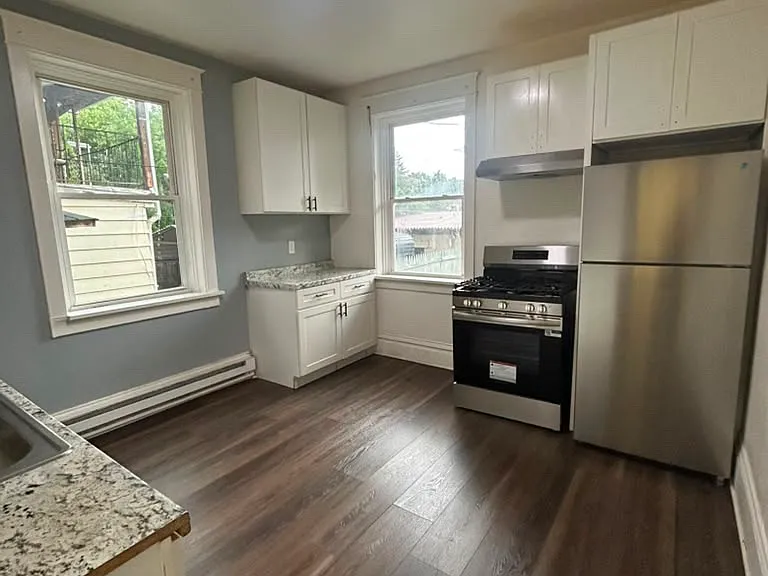 121 Evergreen St #1 — Photo 5