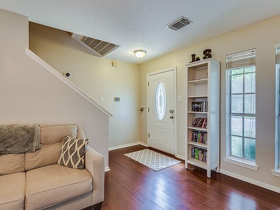 3rd image of 2208 Dublin Dr