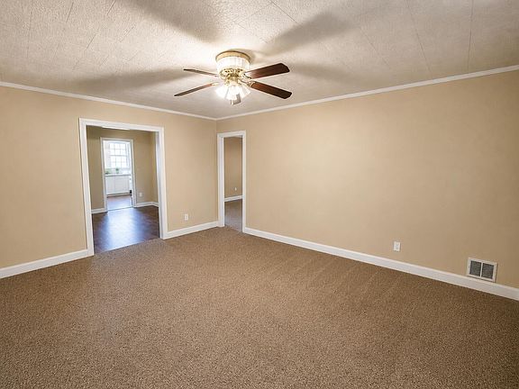 3rd image of 2112 Jean St