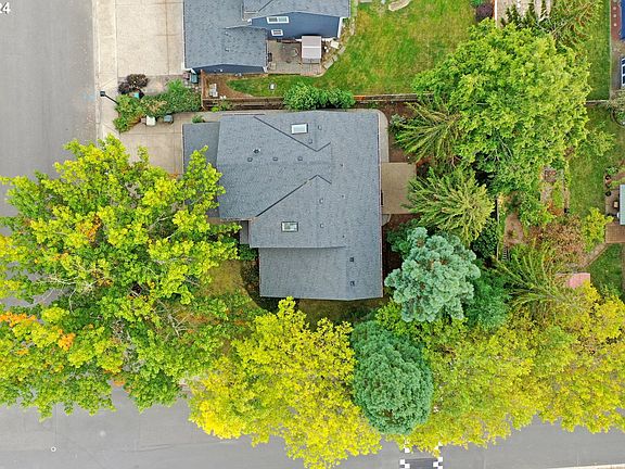 3rd image of 30888 NW Yorkshire St