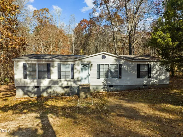 142 Village Dr, Henderson, NC 27537
