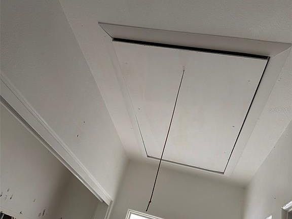 5th image of 1823 Maywood Rd