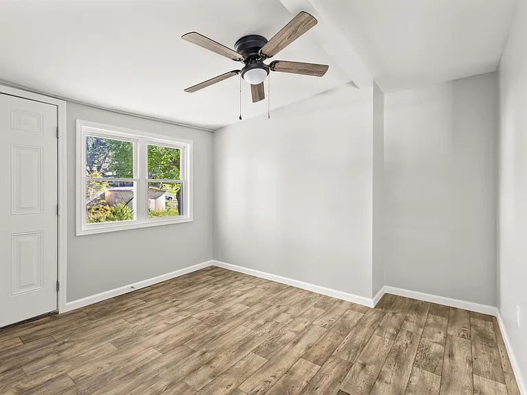 1733 Dunlap St — Photo 10
