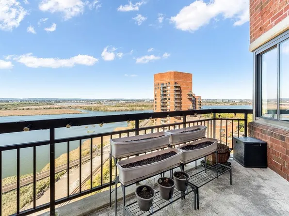 2110 Harmon Cove Tower image 33 of 50