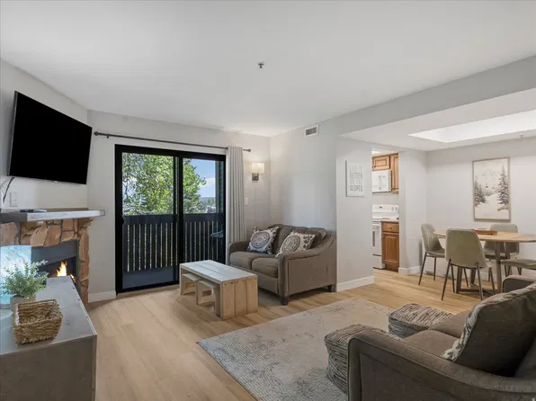 6821 N 2200 W APT 11J, Park City, UT 84098