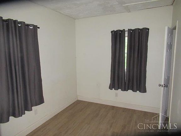5th image of 4447 Mayhew Ave