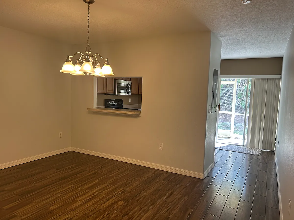 Dining room - 12906 Trade Port Pl
