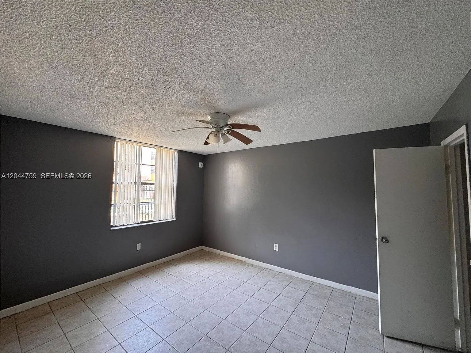 Tree Garden Condo — Photo 2