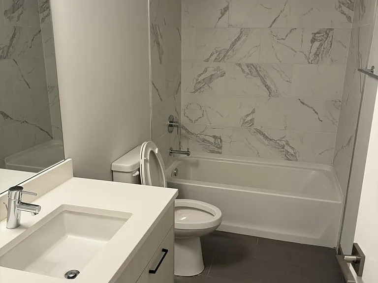 2247 W Lawrence Ave #G2 — Photo 11