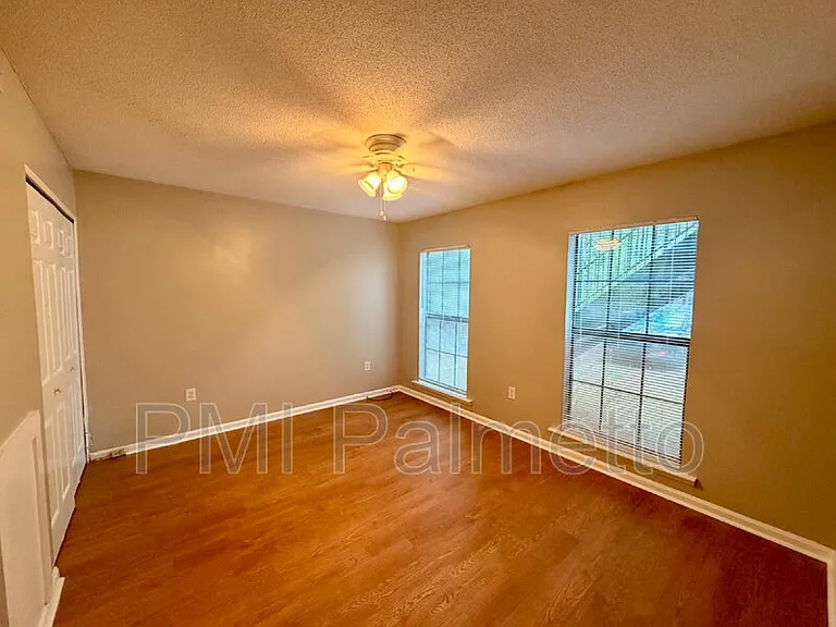 33 Chestnut Ferry Rd #105 — Photo 8