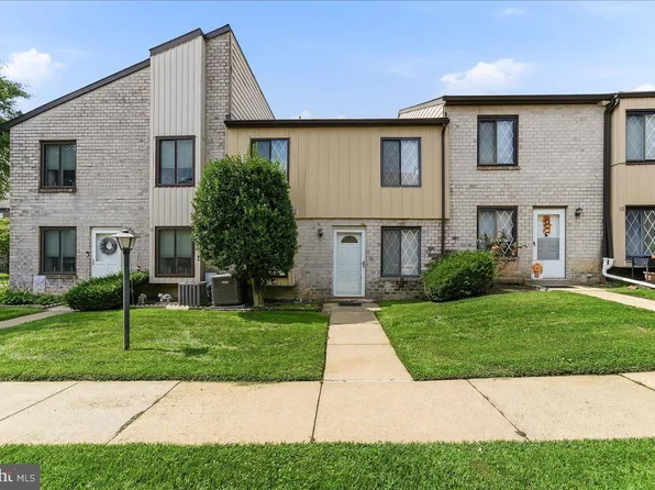 5200 Hilltop Dr APT J11, Brookhaven, PA 19015