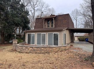 4566 Starmount Rd, Liberty, NC 27298