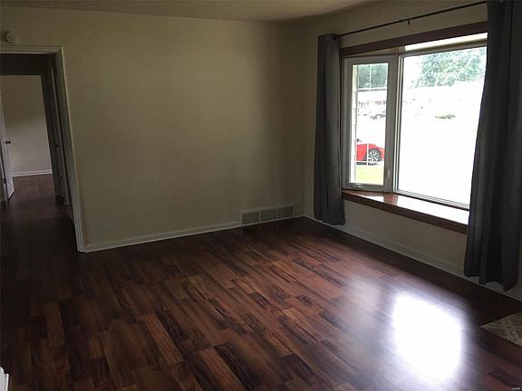 5th image of 4465 Mohegan Dr