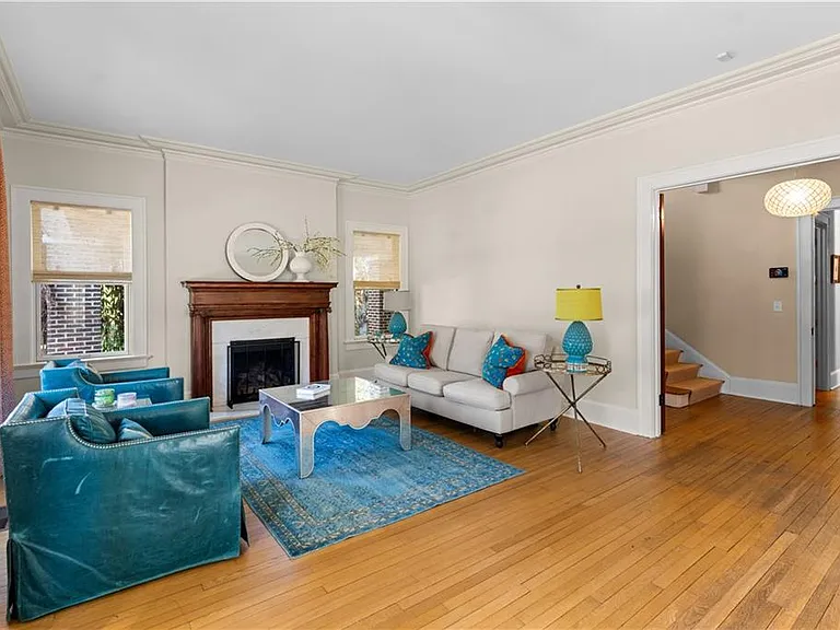 979 Springdale Rd NE — Photo 8