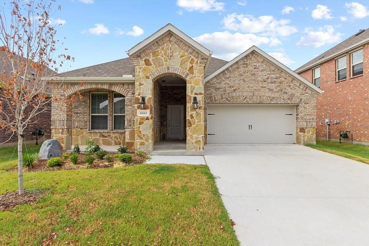 PB出品 10912 Gold Pan Trl, Aubrey, TX 76227 | Zillow
