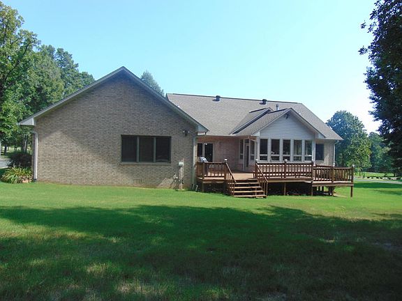 3rd image of 989 Becky Blvd