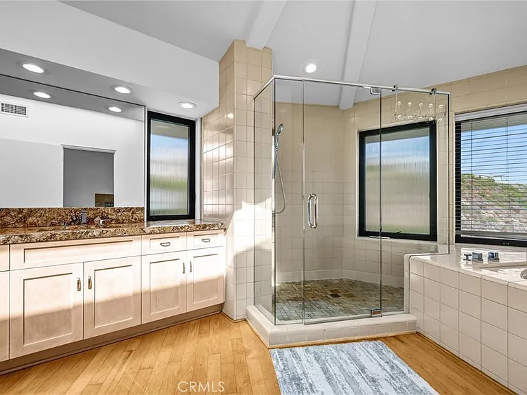 1326 Skyline Dr — Photo 28