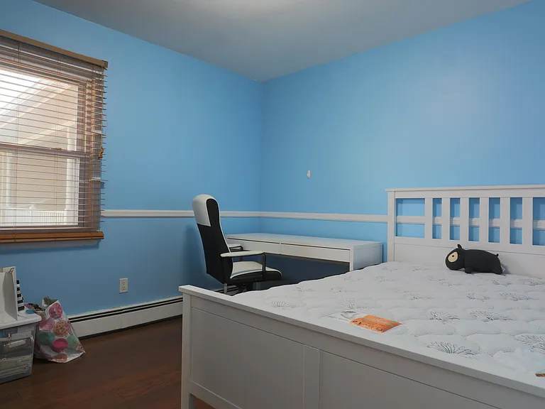 36 Manchester Ln — Photo 8