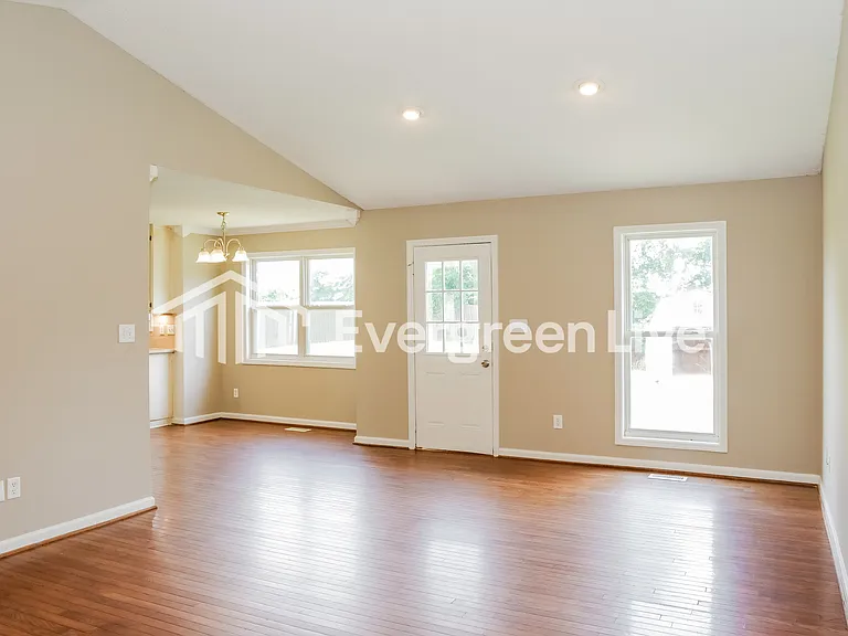 108 Carnegie Loop — Photo 3