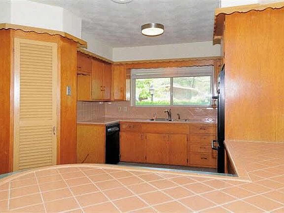 5th image of 9836 Buxhill Dr