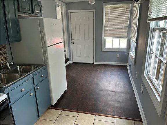 5th image of 211 Belleville St #1
