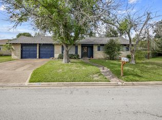 302 Brookside Dr W, Bryan, TX 77801