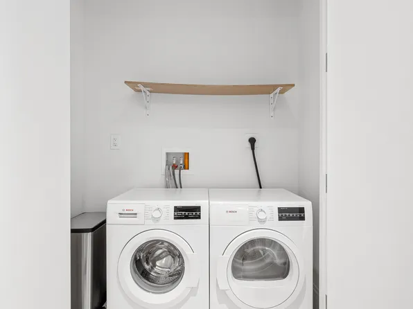 301 East 50th Street image 11 of 16