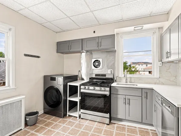 320 Clarendon St Floor 2, Secaucus, NJ 07094