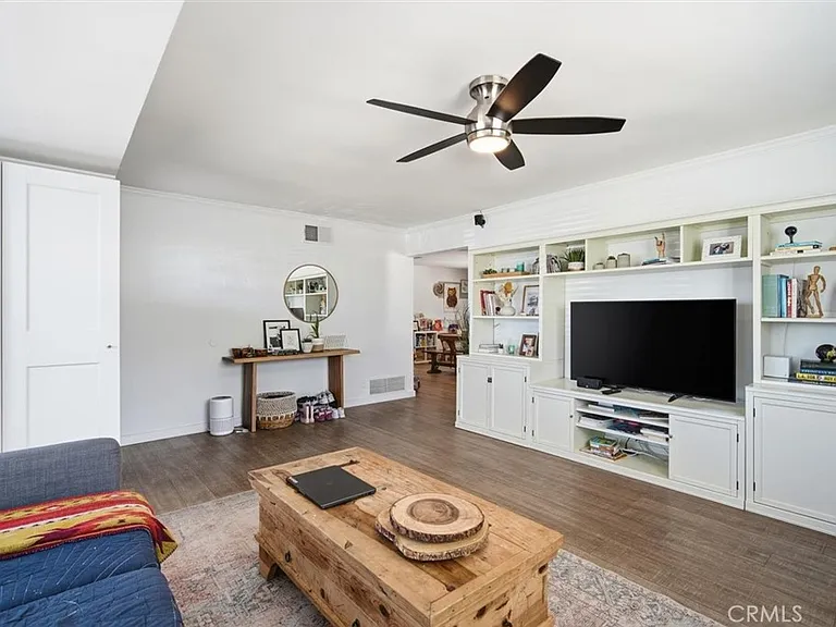 6443 Gross Ave — Photo 4
