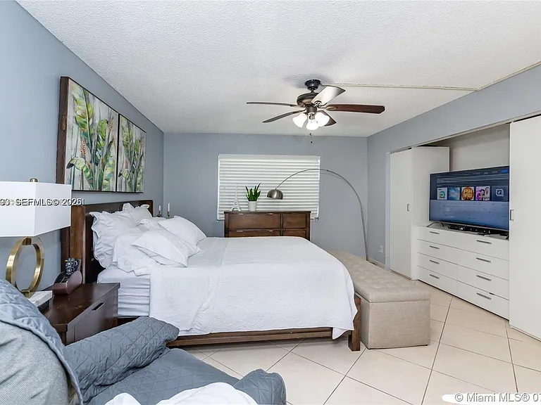 8405 NW 8th St #206 — Photo 4