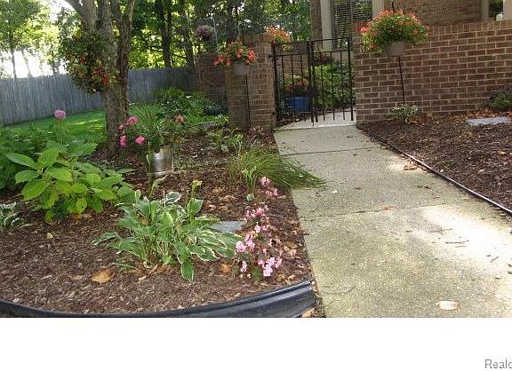 5th image of 29143 W Chanticleer Dr #1