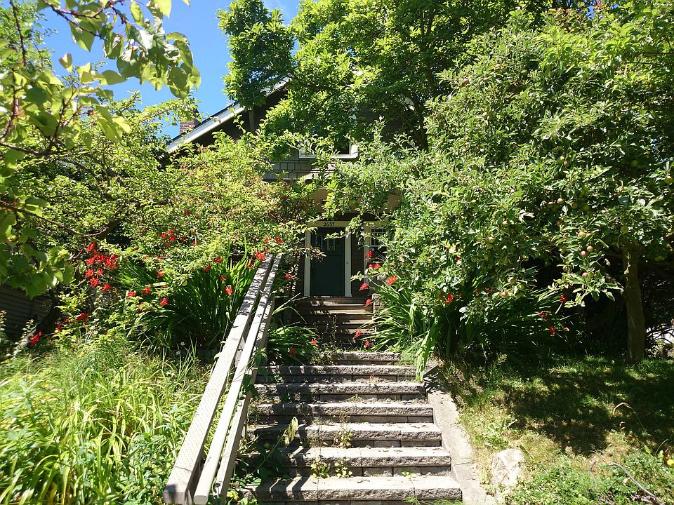 1st image of 2637 Boyer Ave E